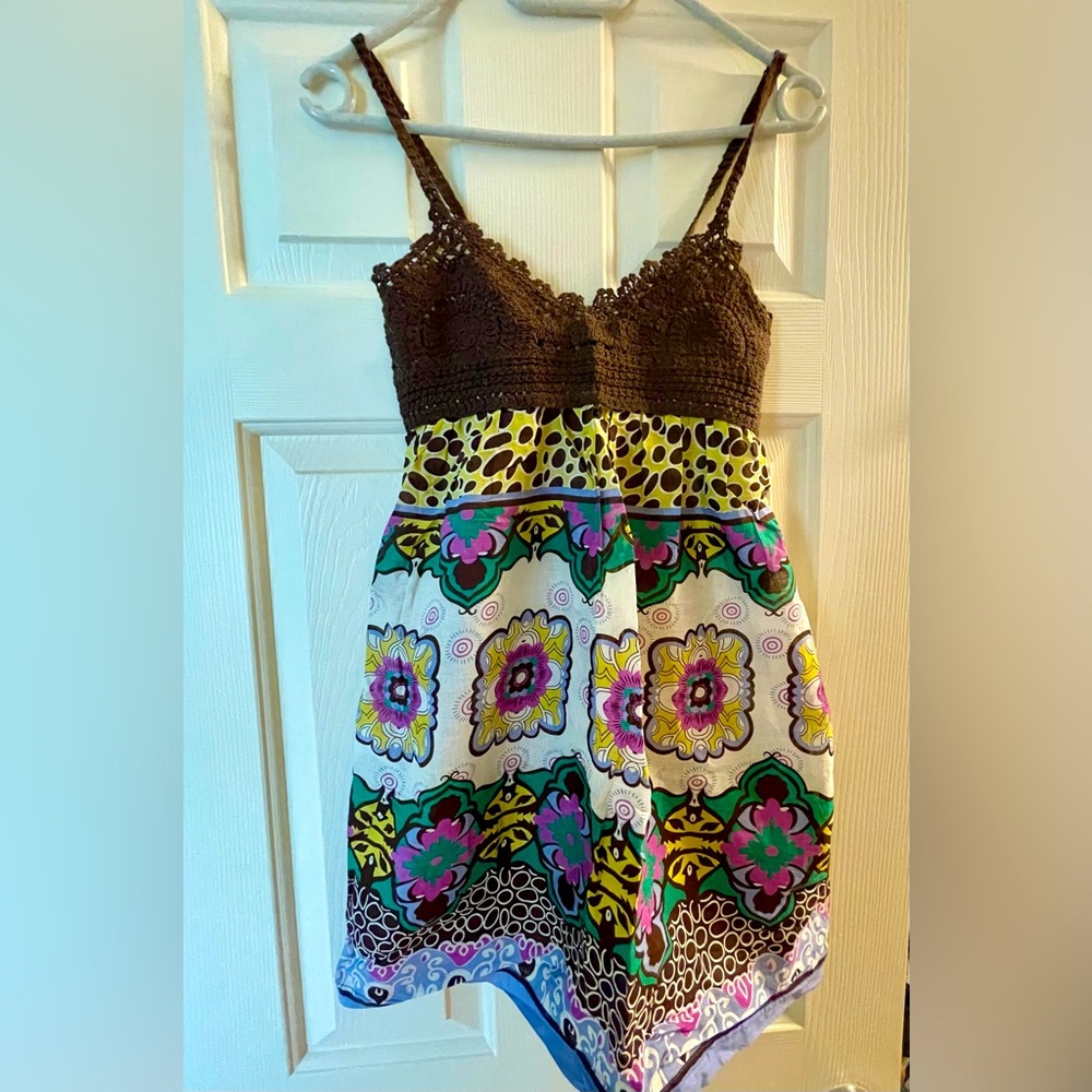 Selling this cute dress, good for this summer.